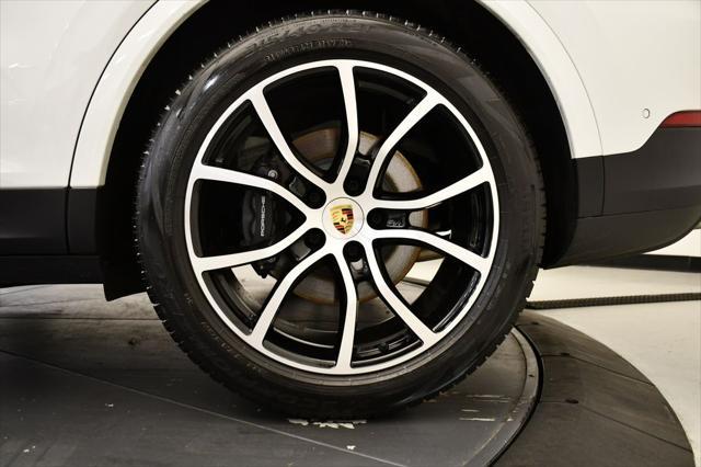 Photo of 2024 White Porsche Cayenne