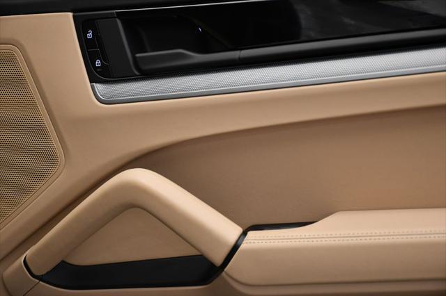 Photo of 2024 White Porsche Cayenne