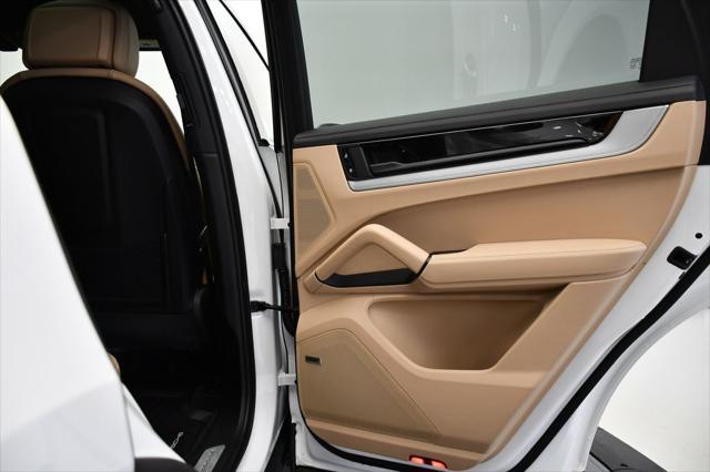 Photo of 2024 White Porsche Cayenne