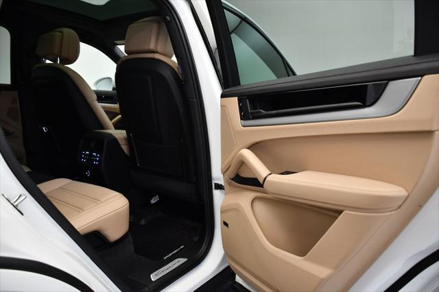 Photo of 2024 White Porsche Cayenne