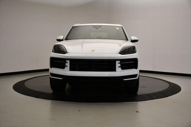 Photo of 2024 White Porsche Cayenne