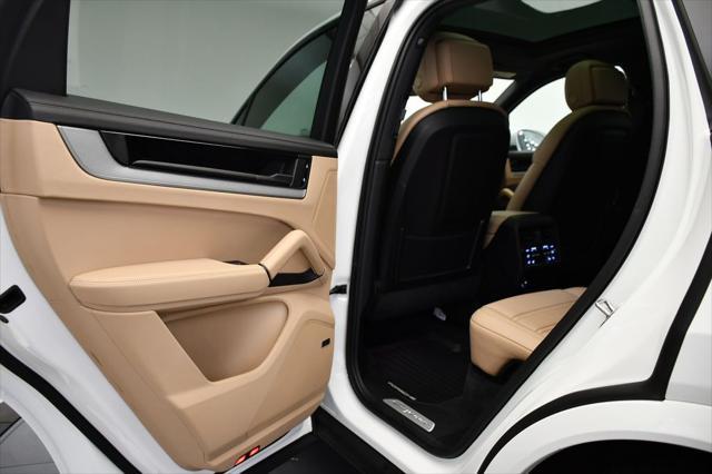 Photo of 2024 White Porsche Cayenne