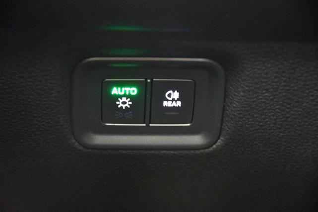 Photo of 2025 Arctic Grey Porsche Cayenne