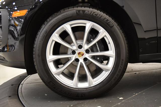 Photo of 2025 Black Porsche Macan