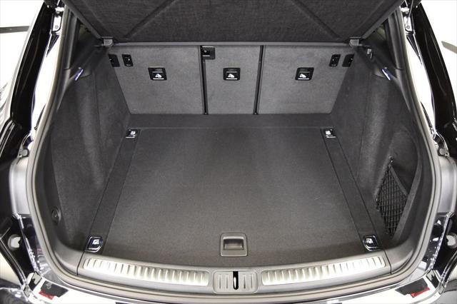 Photo of 2025 Black Porsche Macan