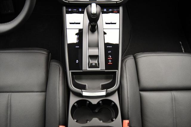 Photo of 2025 Black Porsche Macan
