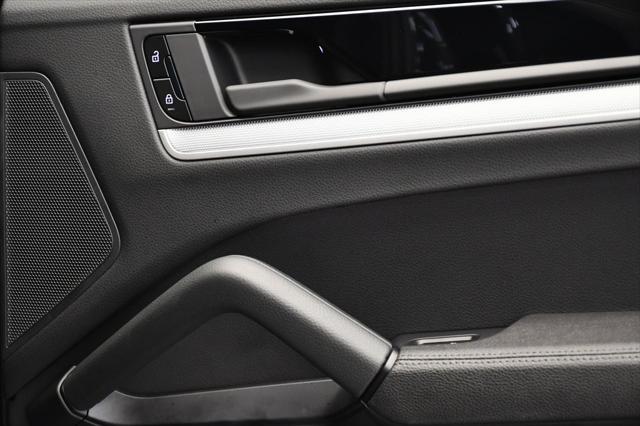 Photo of 2025 Chromite Black Metallic Porsche Cayenne
