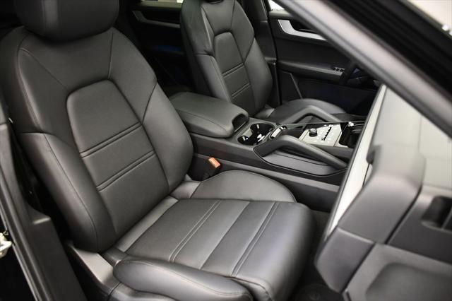 Photo of 2025 Chromite Black Metallic Porsche Cayenne