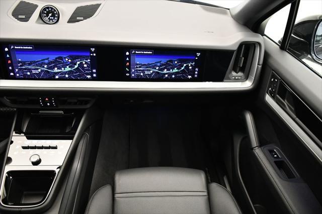 Photo of 2025 Chromite Black Metallic Porsche Cayenne