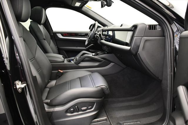 Photo of 2025 Chromite Black Metallic Porsche Cayenne