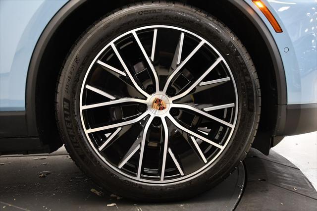 Photo of 2024 Frozen Blue Metallic Porsche Macan