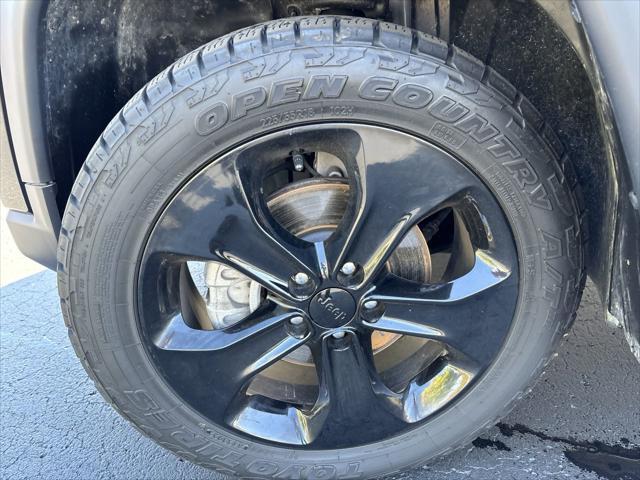 Photo of 2020 Diamond Black Crystal Pearlcoat Jeep Compass