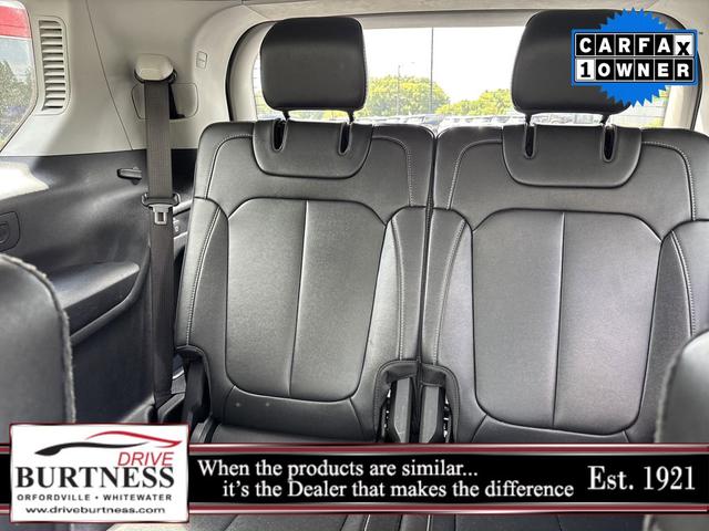 Photo of 2022 Silver Zynith Jeep Grand Cherokee L