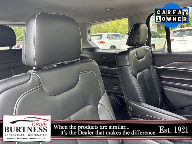 Photo of 2022 Silver Zynith Jeep Grand Cherokee L