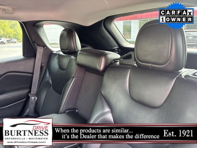 Photo of 2021 Velvet Red Pearlcoat Jeep Cherokee