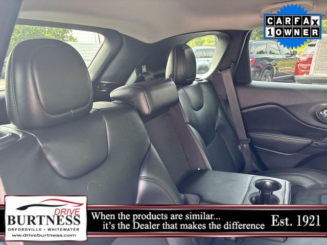 Photo of 2021 Velvet Red Pearlcoat Jeep Cherokee