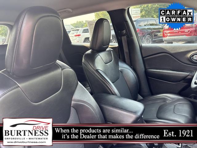 Photo of 2021 Velvet Red Pearlcoat Jeep Cherokee