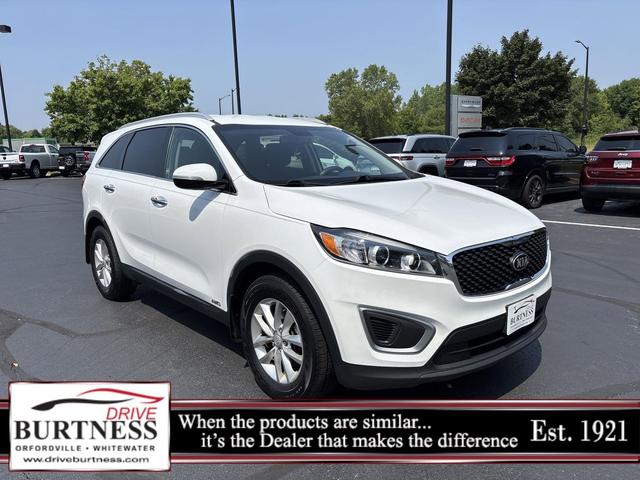 Photo of 2016 Snow White Pearl Kia Sorento