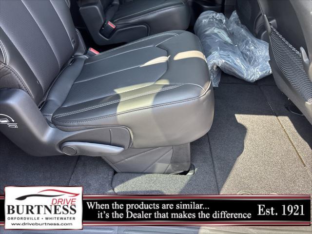 Photo of 2025 Red Hot Pearlcoat Chrysler Pacifica