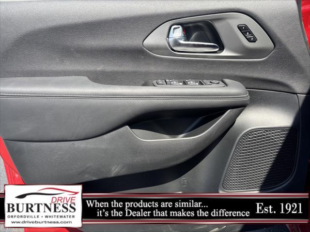 Photo of 2025 Red Hot Pearlcoat Chrysler Pacifica