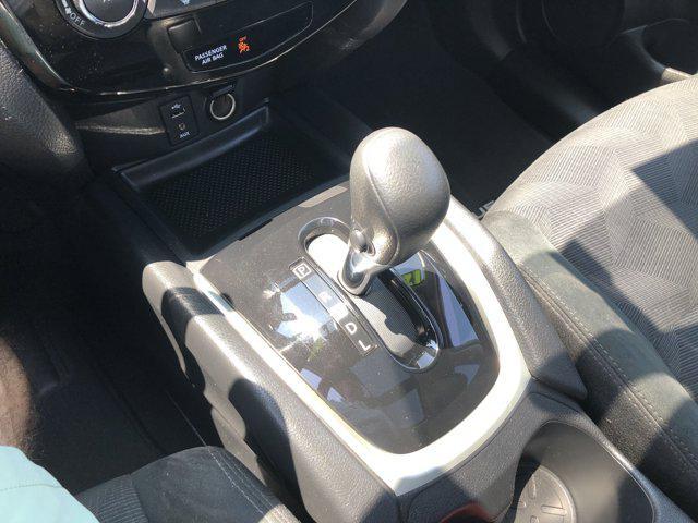 Photo of 2016 Gun Metallic Nissan Rogue