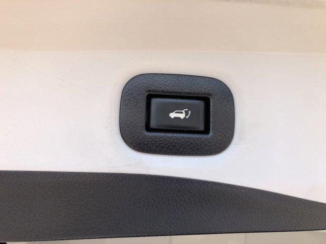Photo of 2016 Gun Metallic Nissan Rogue
