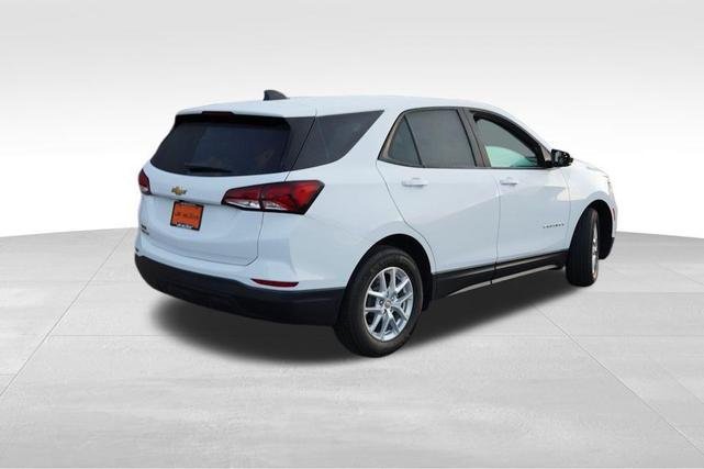 Photo of 2024 Summit White Chevrolet Equinox