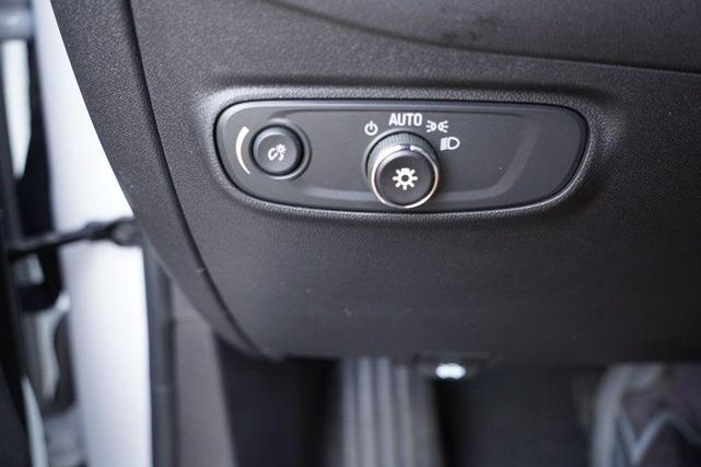 Photo of 2024 Summit White Chevrolet Equinox