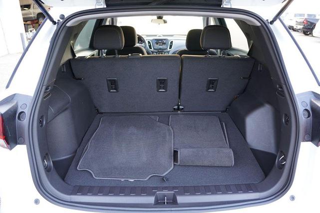 Photo of 2024 Summit White Chevrolet Equinox