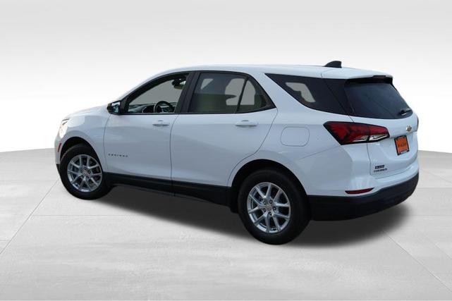 Photo of 2024 Summit White Chevrolet Equinox