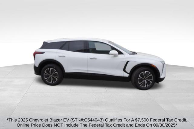 Photo of 2025 Summit White Chevrolet Blazer EV