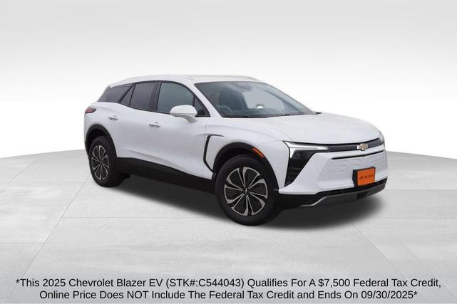 Photo of 2025 Summit White Chevrolet Blazer EV