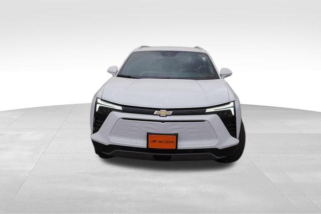 Photo of 2025 Summit White Chevrolet Blazer EV