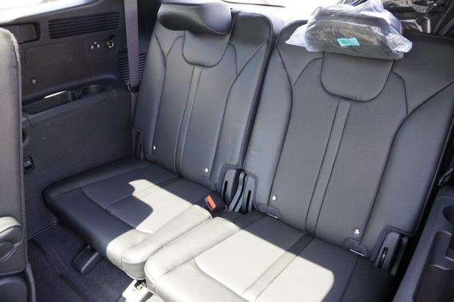 Photo of 2025 Glacial White Pearl Kia Sorento