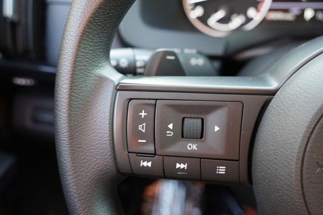 Photo of 2024 Super Black Nissan Pathfinder