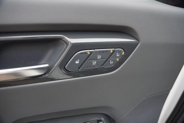 Photo of 2026 Glacial White Pearl Kia EV9