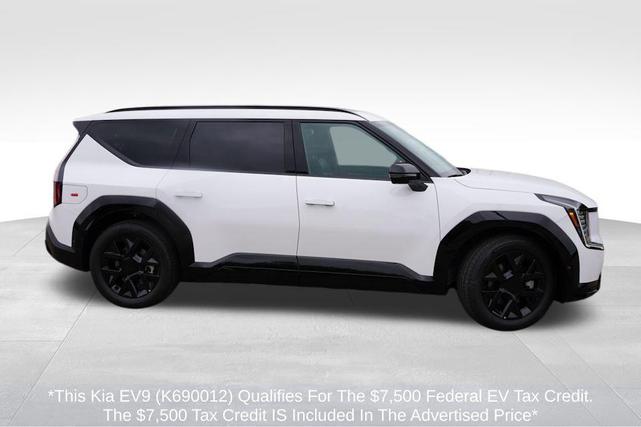 Photo of 2026 Glacial White Pearl Kia EV9