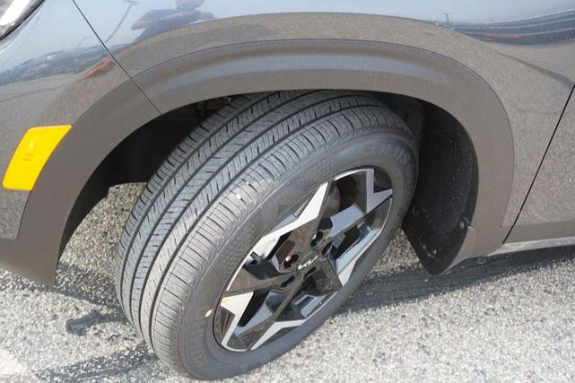 Photo of 2025 Gravity Gray Kia Seltos