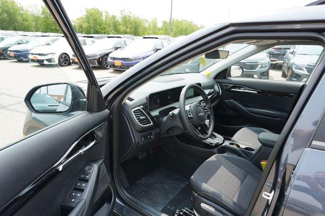 Photo of 2025 Gravity Gray Kia Seltos