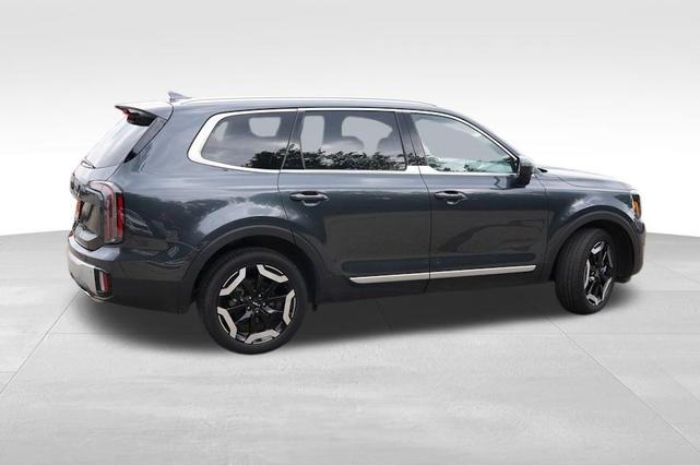 Photo of 2024 Gravity Gray Kia Telluride