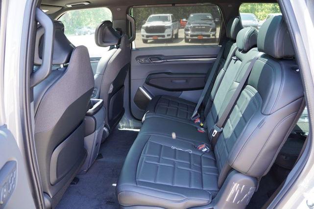 Photo of 2026 Brown Kia EV9