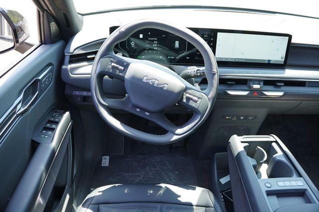 Photo of 2026 Brown Kia EV9