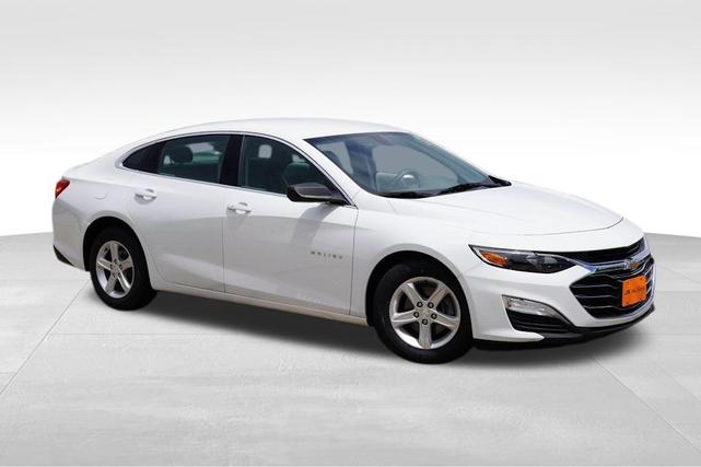 Photo of 2020 Summit White Chevrolet Malibu