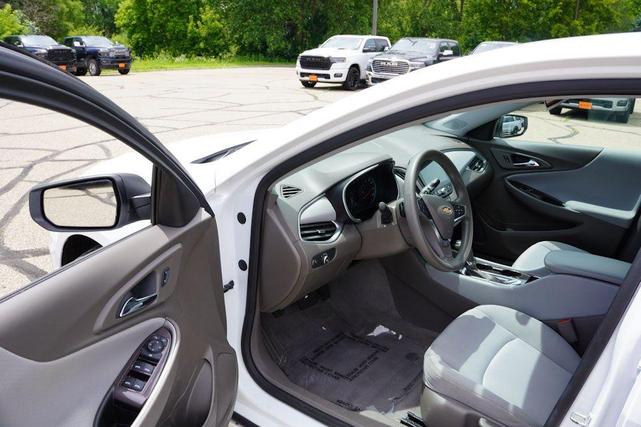 Photo of 2020 Summit White Chevrolet Malibu