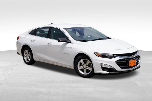 Photo of 2020 Summit White Chevrolet Malibu