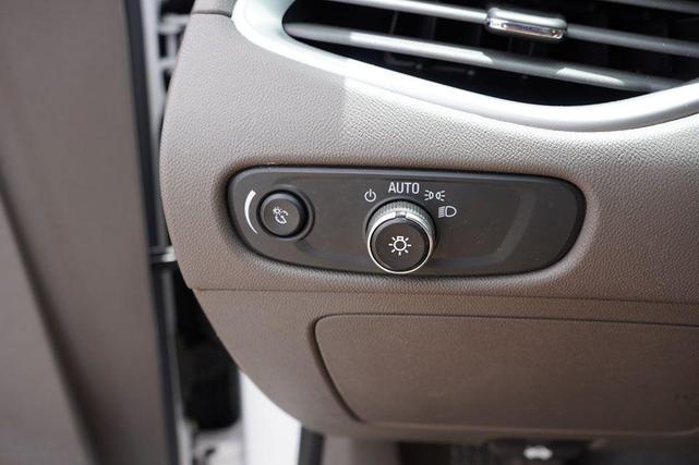 Photo of 2020 Summit White Chevrolet Malibu