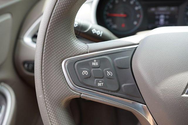 Photo of 2020 Summit White Chevrolet Malibu