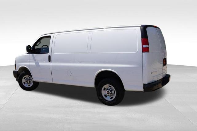 Photo of 2023 Summit White GMC Savana 2500