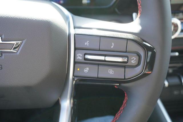 Photo of 2025 Summit White Chevrolet Colorado