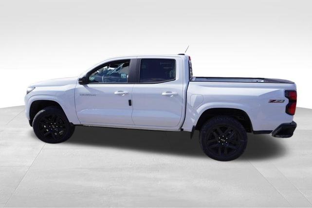 Photo of 2025 Summit White Chevrolet Colorado